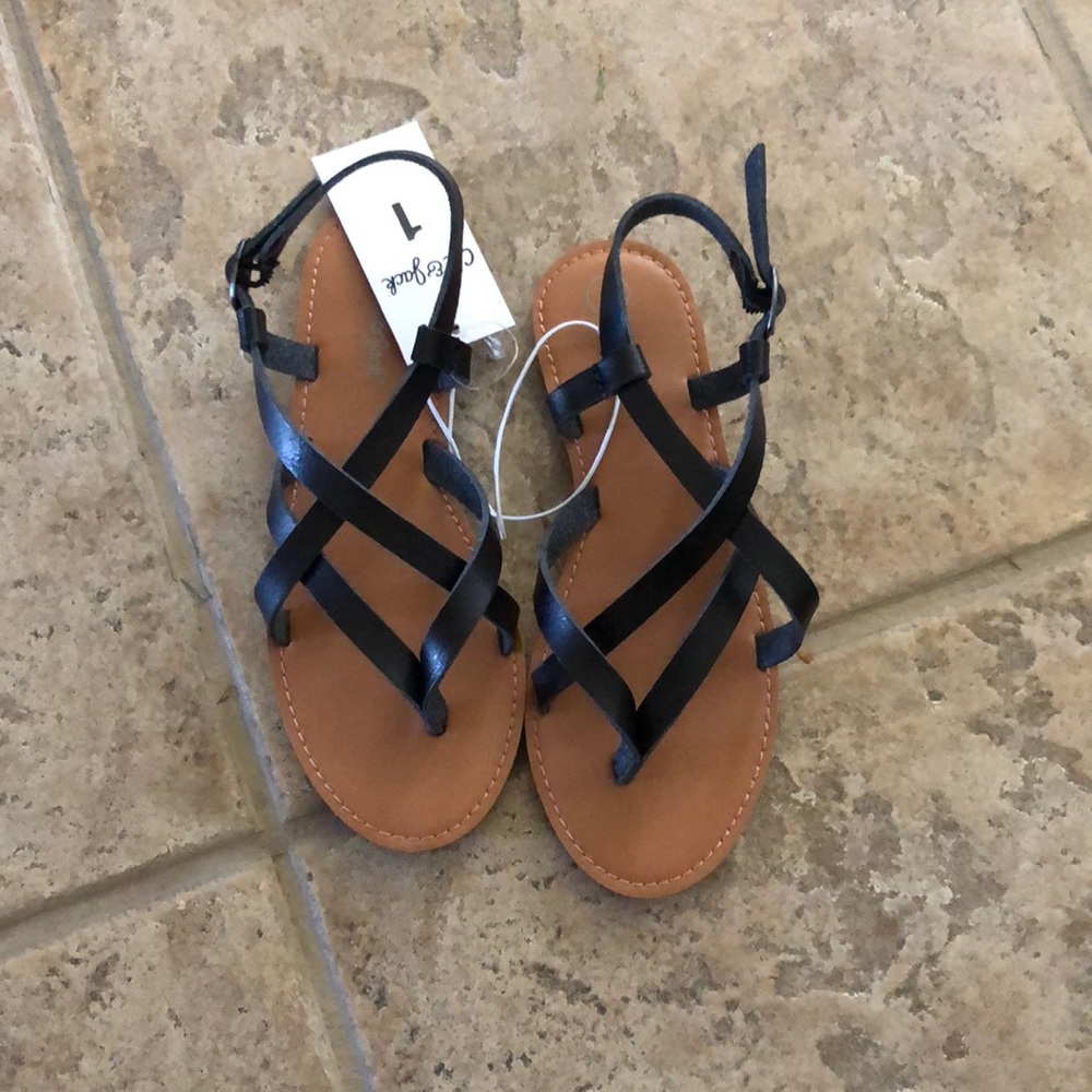 **NWT** Girls Size 1 Black Sandals - Cat & Jack